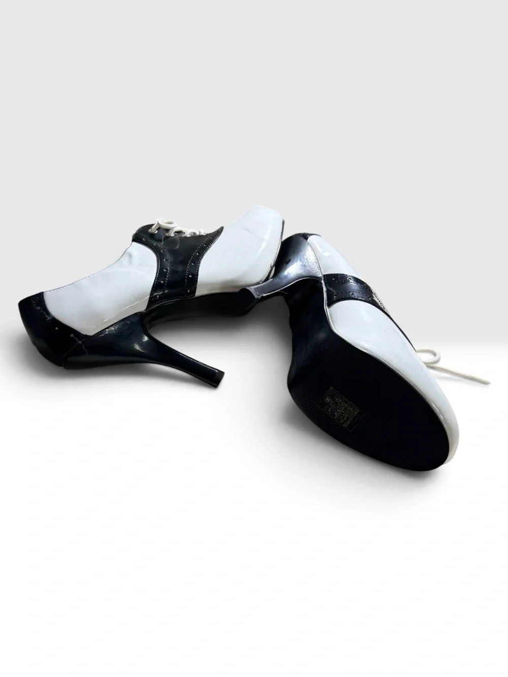 Funtasma Black and White Oxford-Style Lace-Up Heels in 1/2“ platform